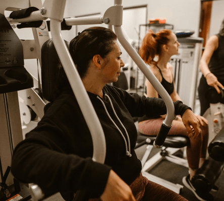 10 strength training benefits women can track with blood testing